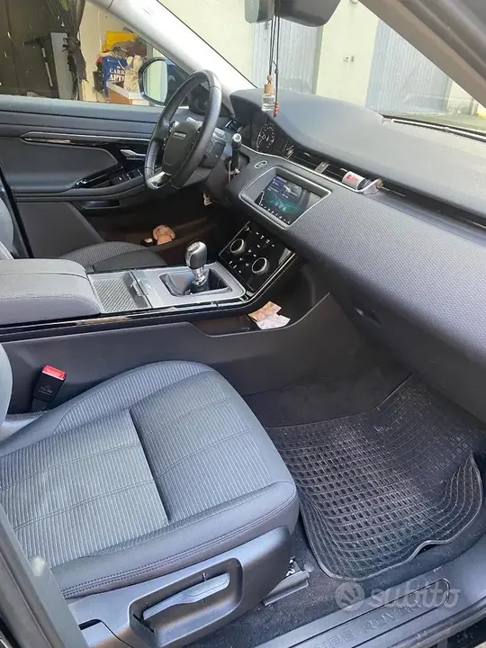 Land Rover Range Rover Evoque 2019 photo 3