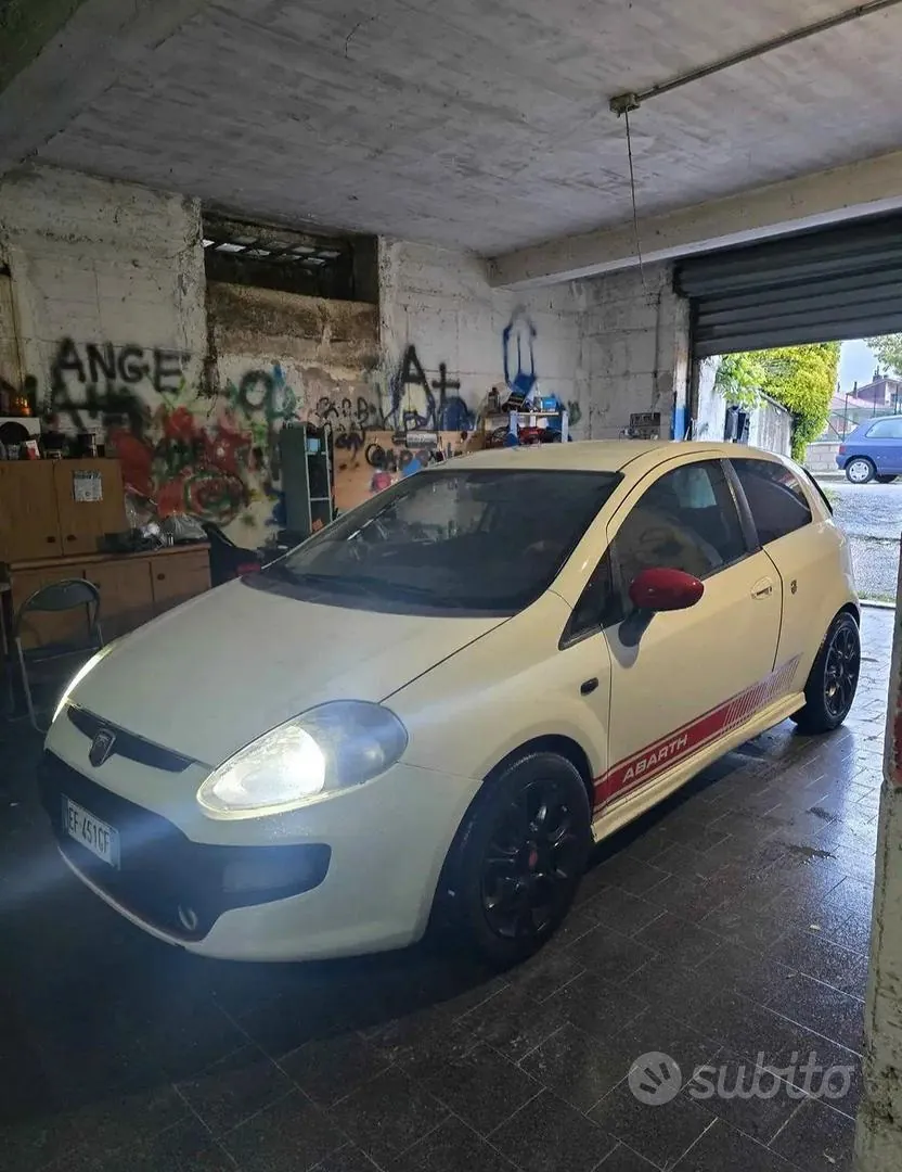 Fiat Grande Punto 2010 photo 4