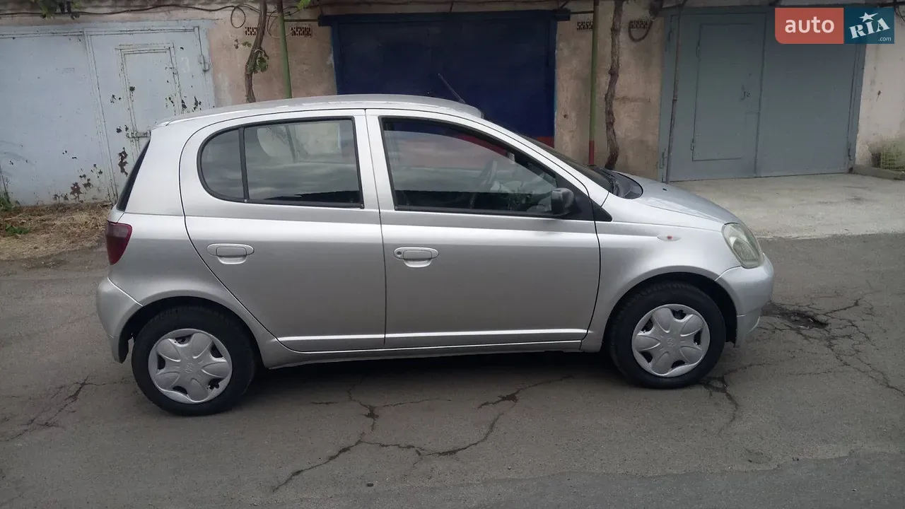 Toyota Yaris 2001 photo 3