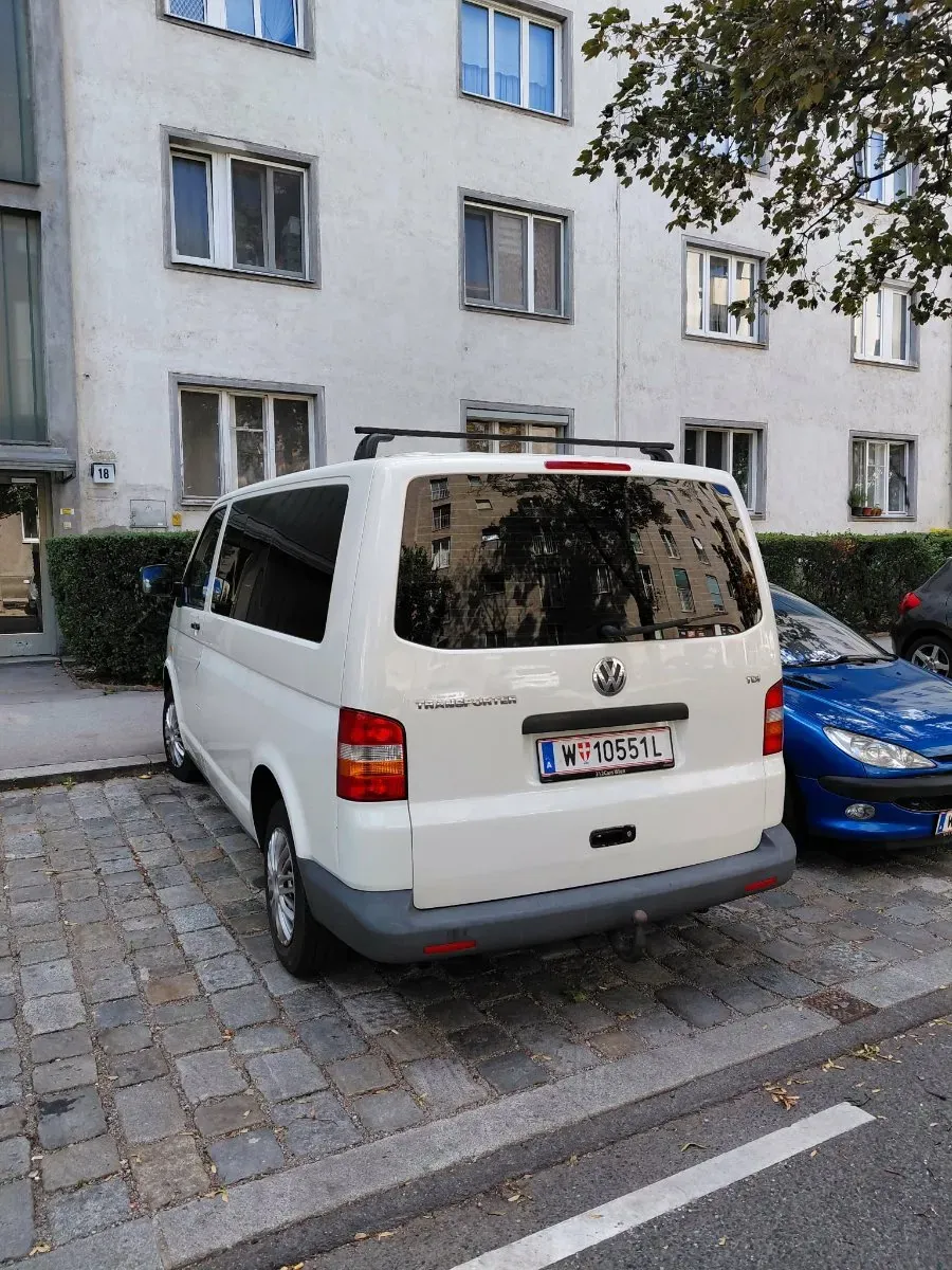 Volkswagen T5 2007 photo 2
