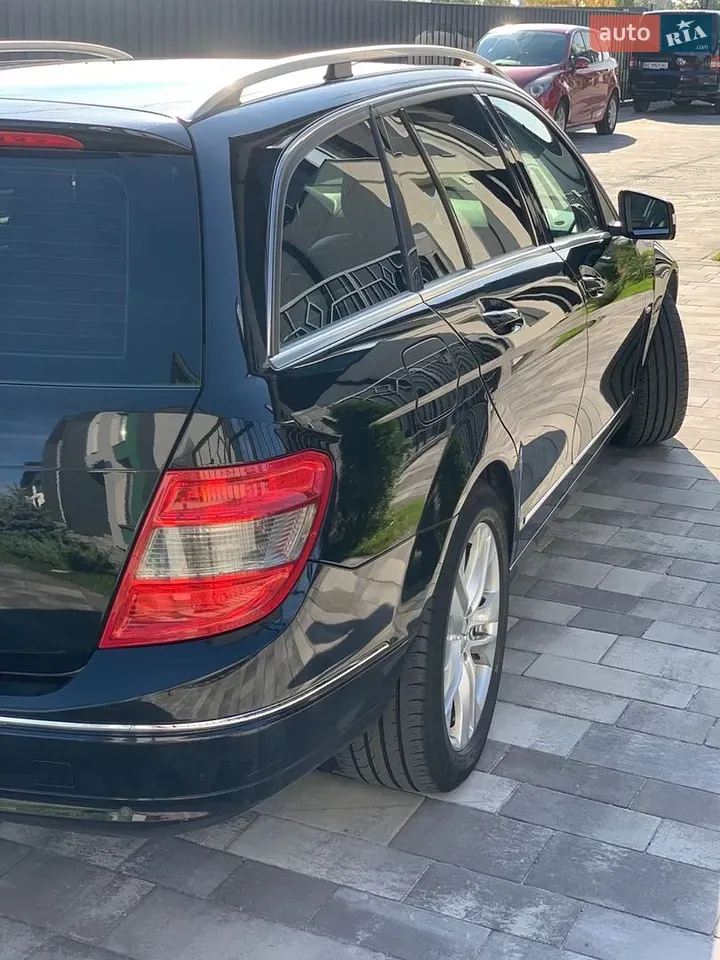Mercedes-Benz C-Class 2010 photo 4