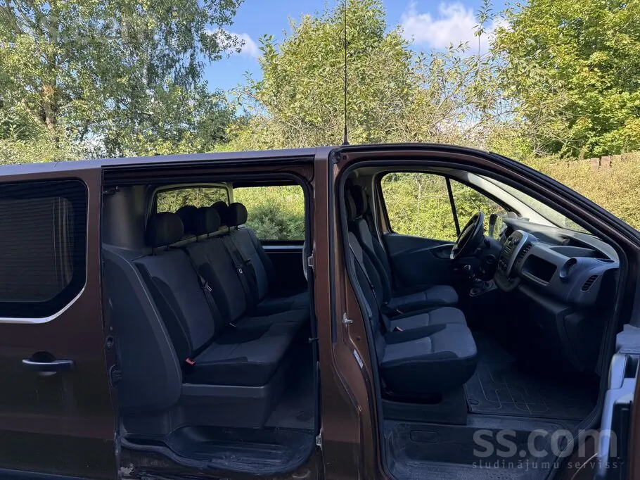 Opel Vivaro 2015 photo 2
