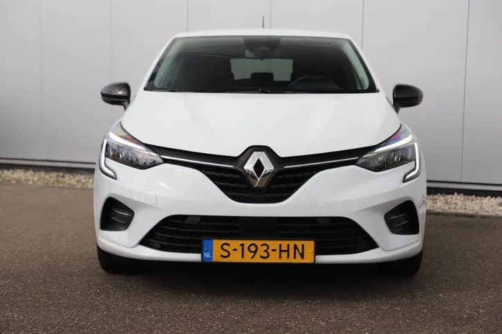 Renault Clio 2023 photo 2