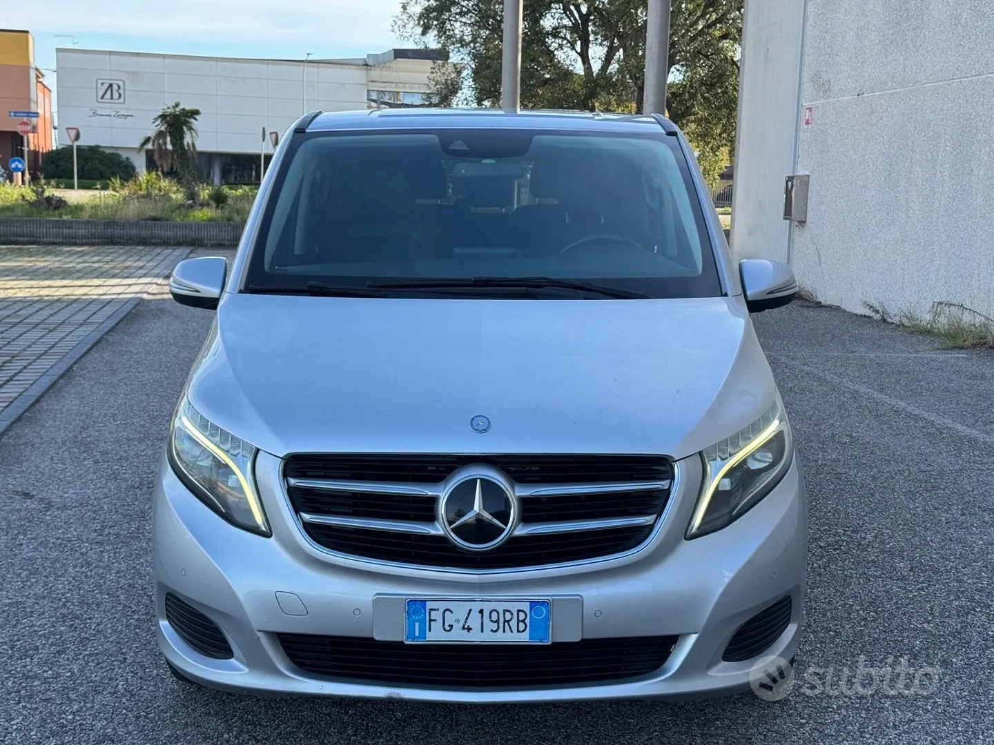Mercedes-Benz V 2017 photo 3
