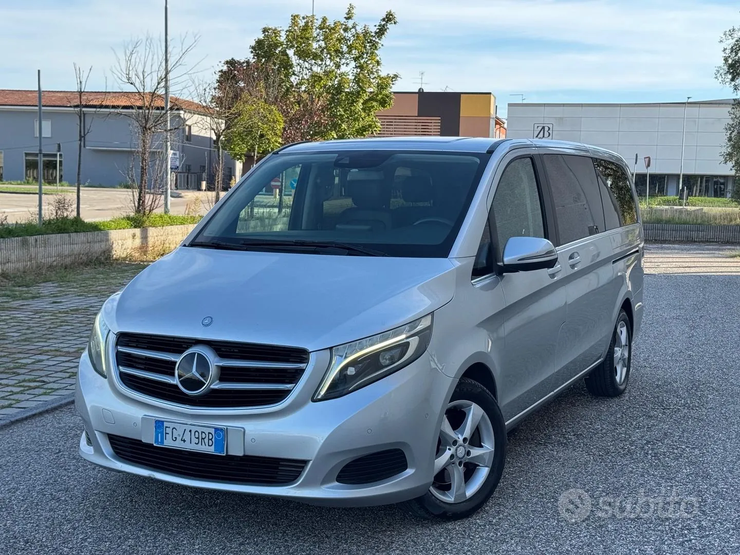 Mercedes-Benz V 2017 photo 2
