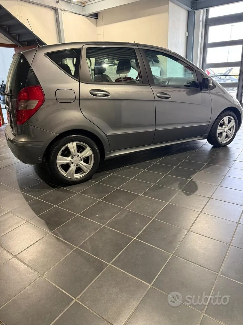Mercedes-Benz A-Class 2009 photo 3