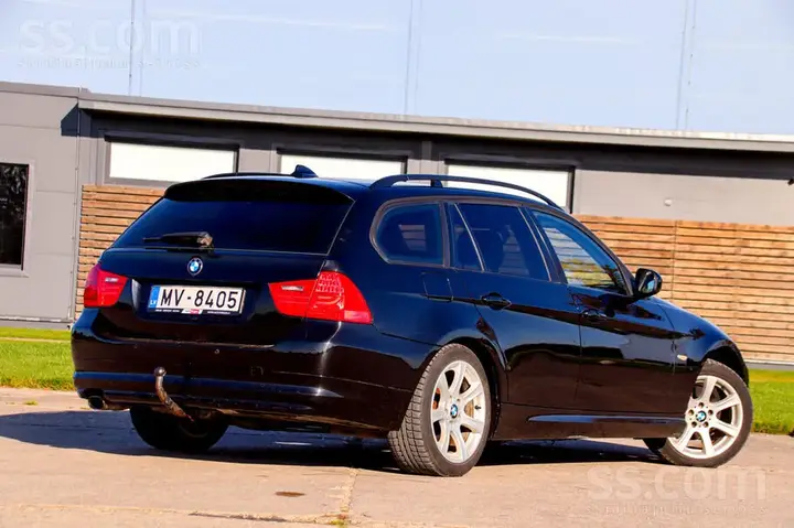 BMW 320D 2010 photo 4