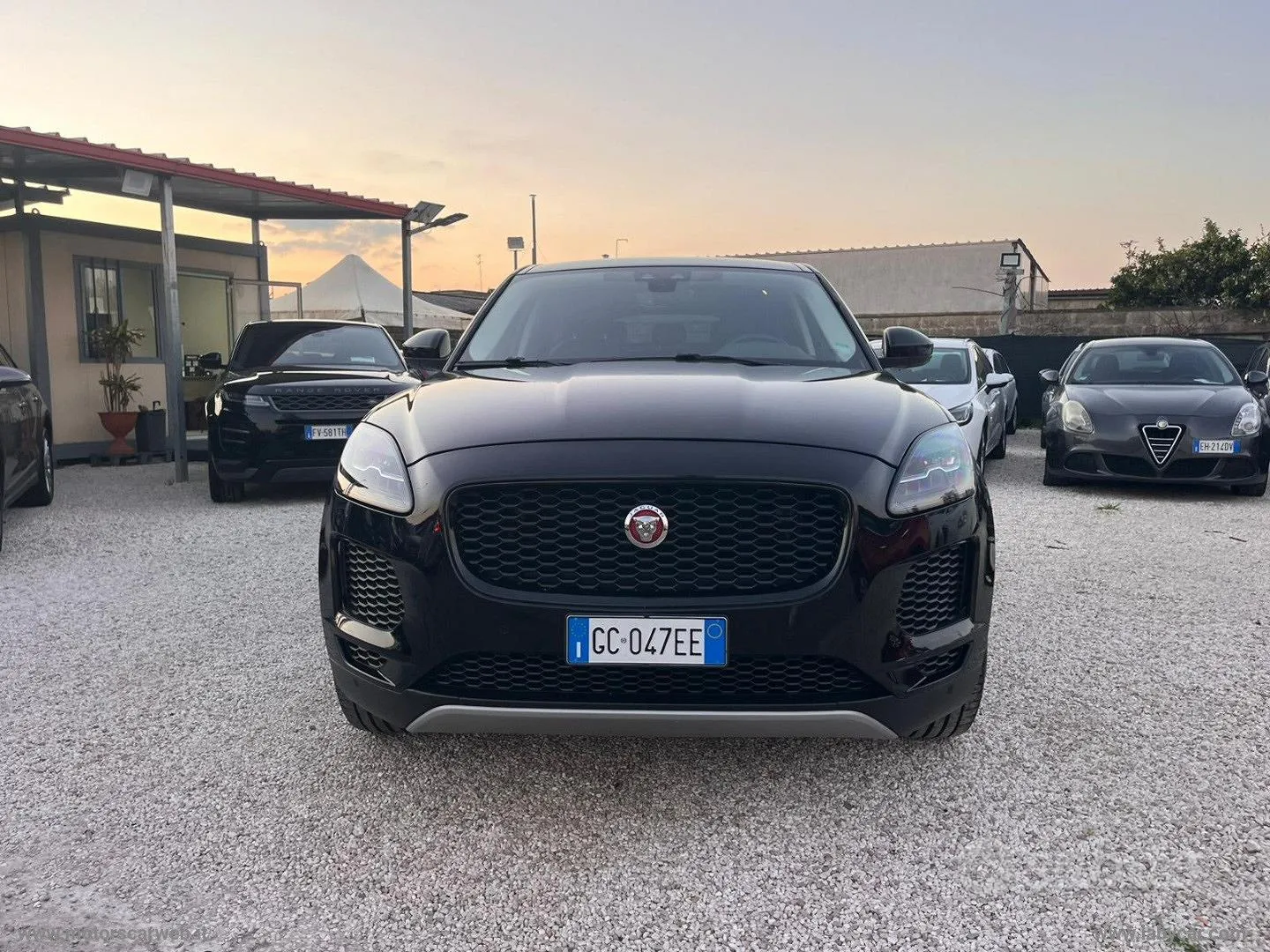 Jaguar E-Pace 2020 photo 2