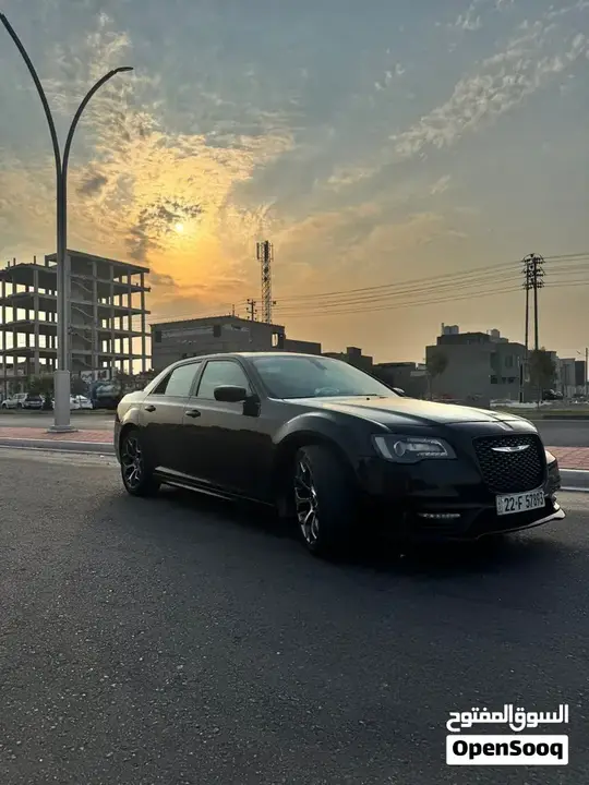 Chrysler 300 2018 photo 2