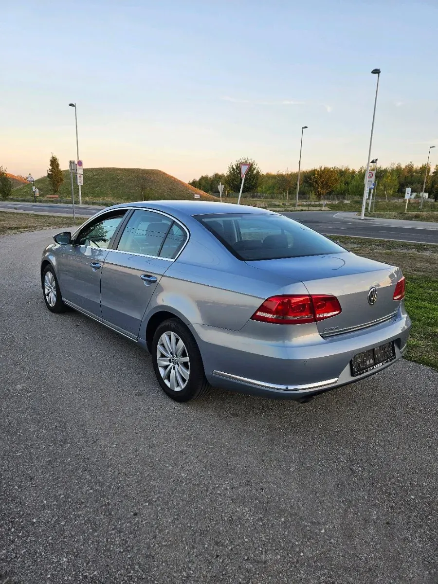 Volkswagen Passat 2012 photo 3