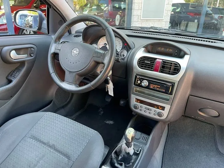Opel Corsa 2004 photo 2
