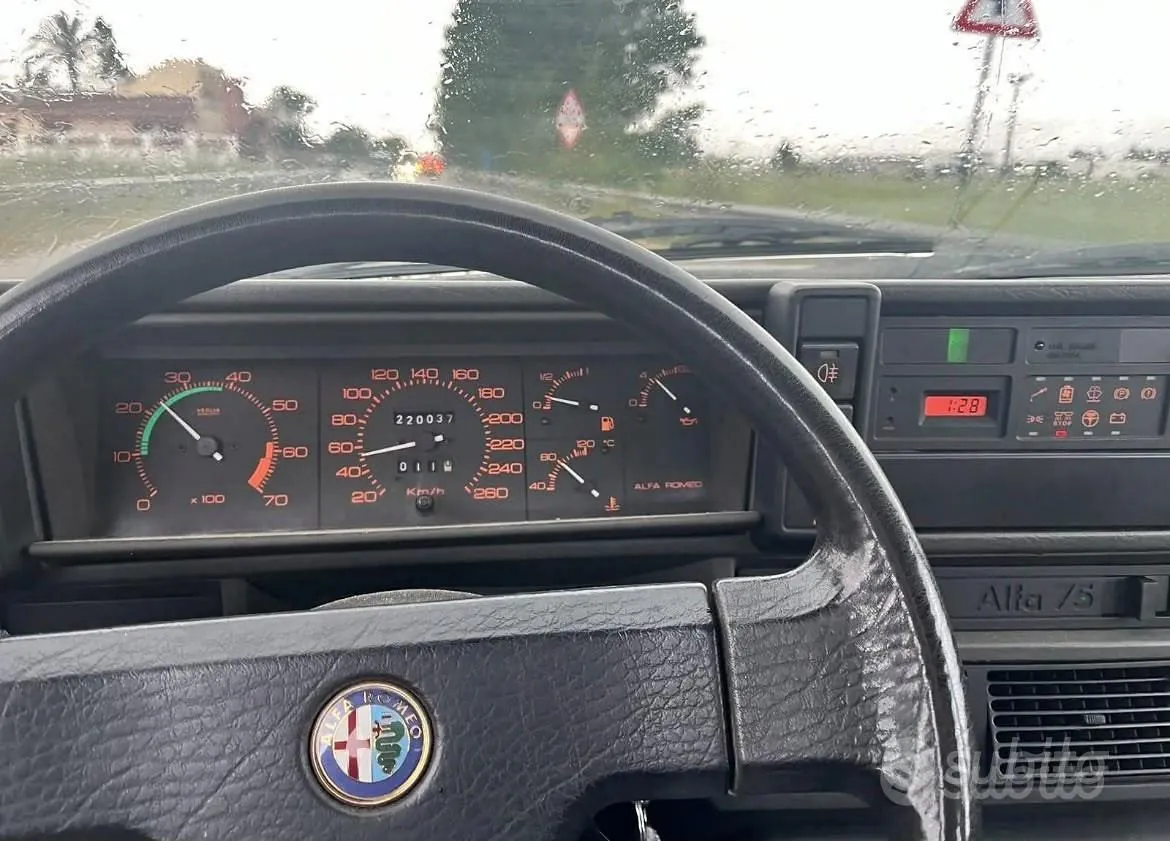 Alfa Romeo 75 1988 photo 5