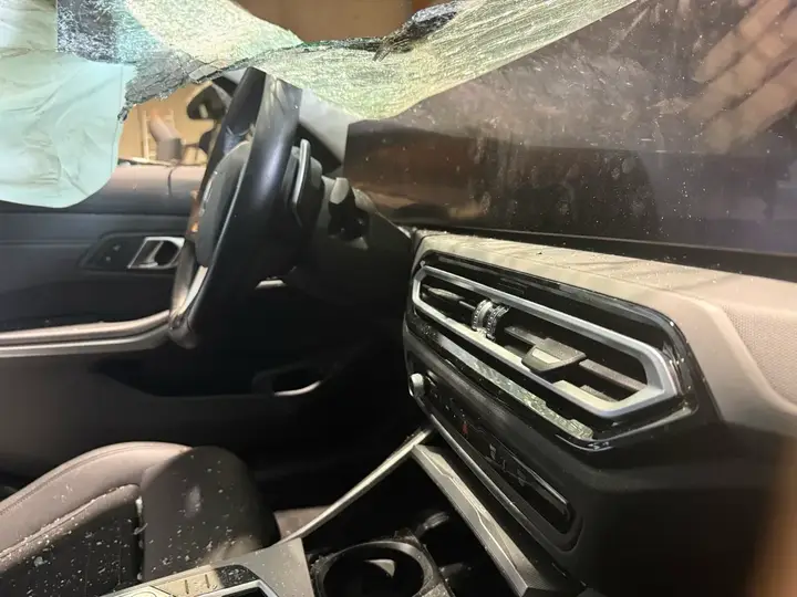 BMW 3 Series 2022 photo 3