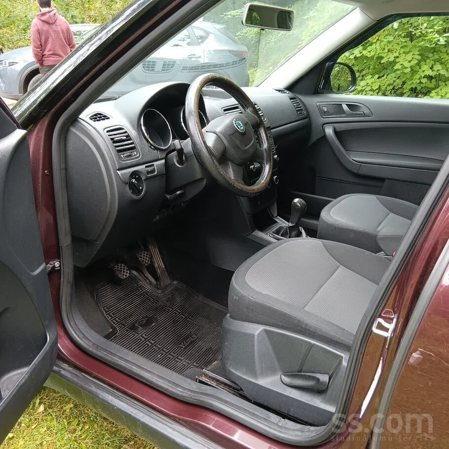 Skoda Yeti 2012 photo 5