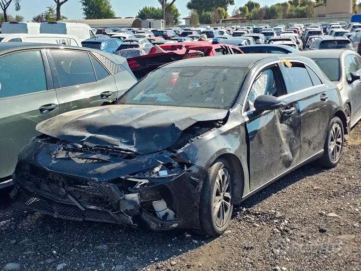 Mercedes-Benz A 180 2025 photo 3