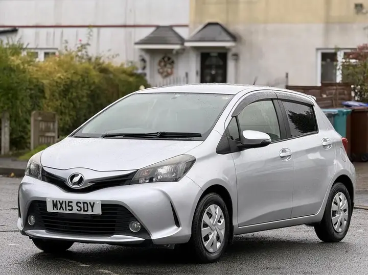 Toyota Yaris 2015 photo 4