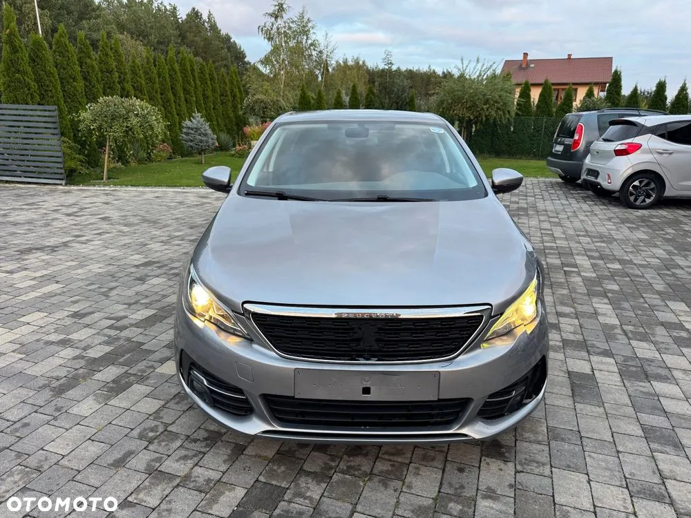 Peugeot 308 2019 photo 2