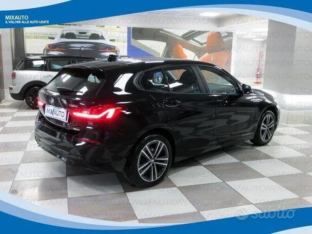 BMW 116D 2021 photo 2