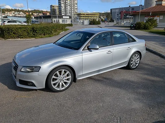 Audi A4 2012 photo 3