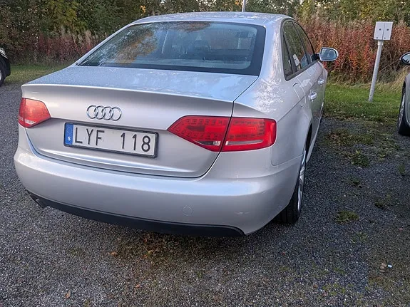 Audi A4 2012 photo 5