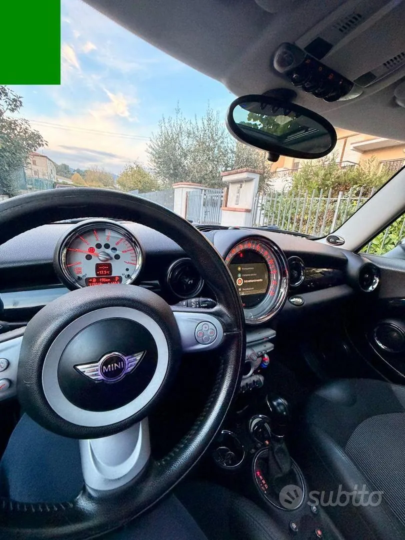 Mini Cooper D 2010 photo 3