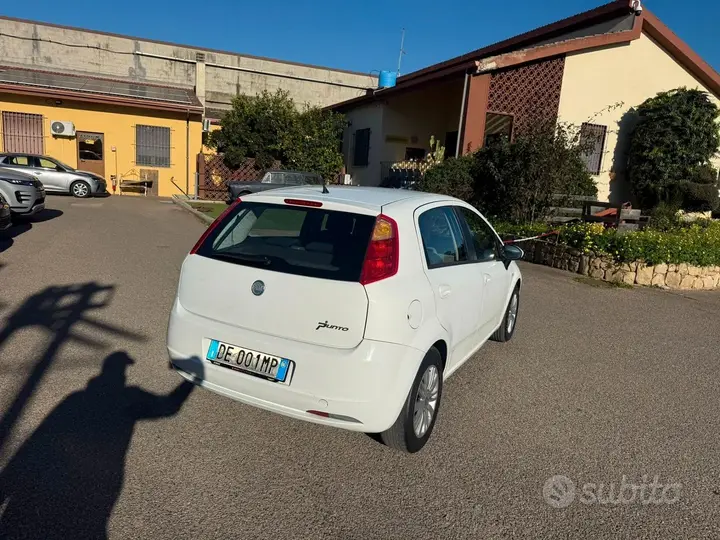 Fiat Grande Punto 2006 photo 4