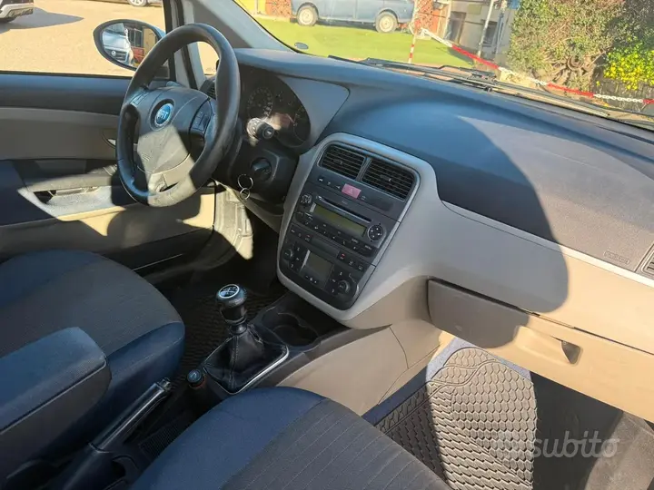 Fiat Grande Punto 2006 photo 5