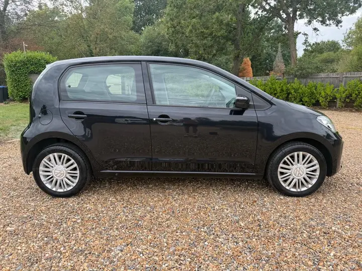 Volkswagen Up 2019 photo 2