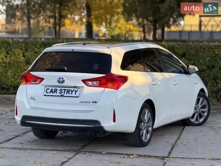 Toyota Auris 2013 photo 4