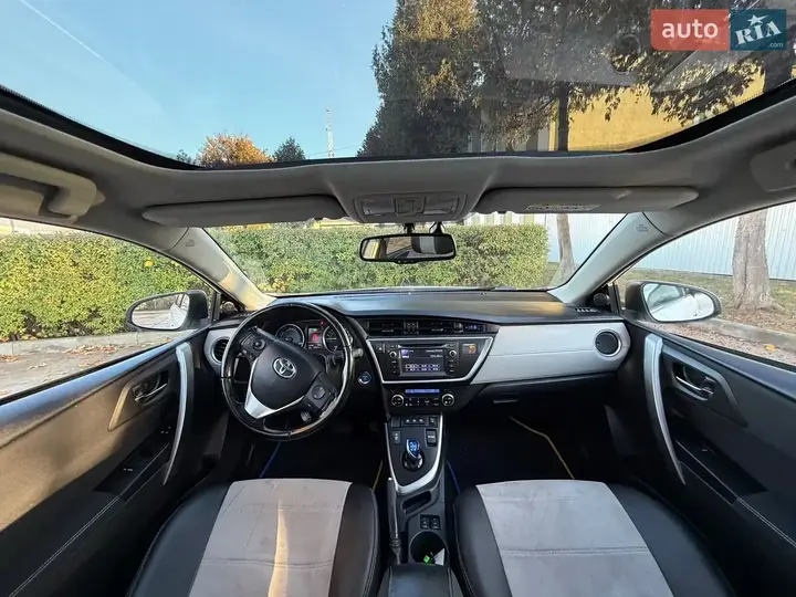 Toyota Auris 2013 photo 5