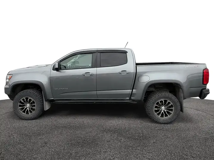 Chevrolet Colorado 2022 photo 2