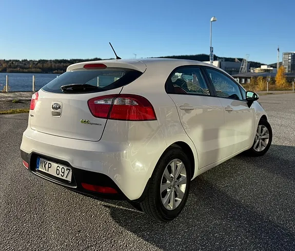 Kia Rio 2012 photo 2