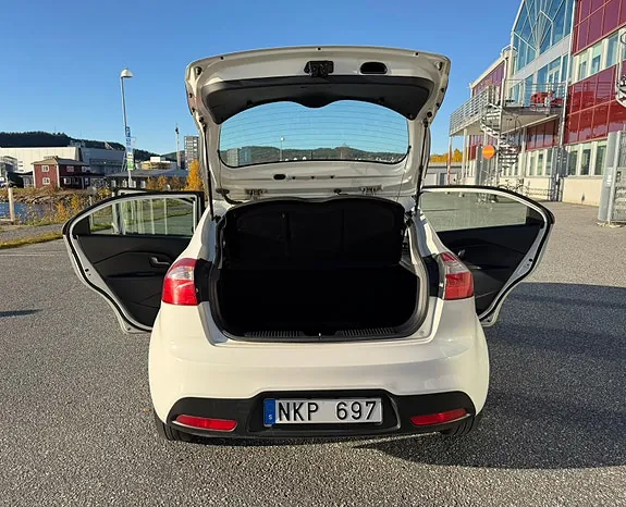 Kia Rio 2012 photo 3