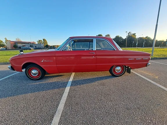 Ford Falcon 1961 photo 3