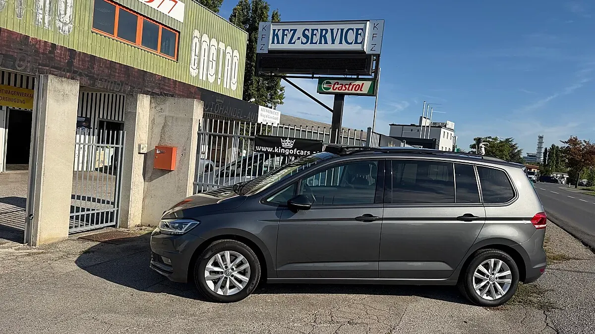 Volkswagen Touran 2018 photo 2