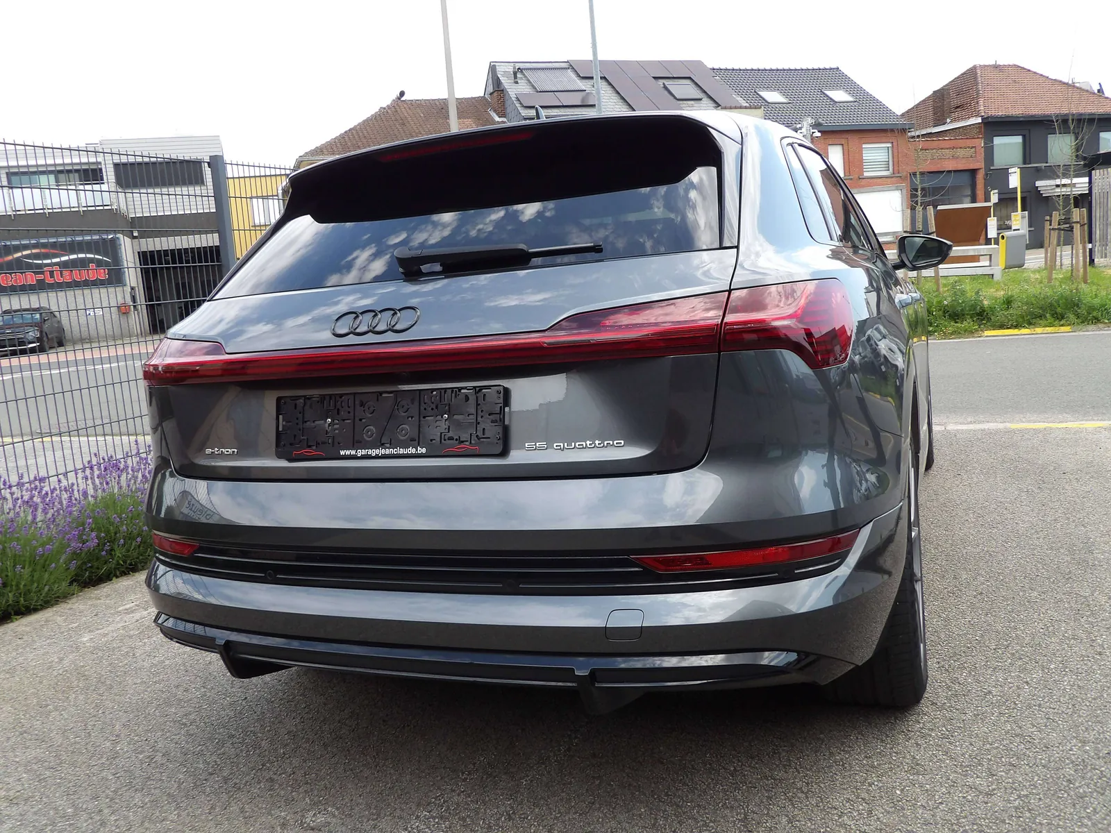 Audi Q8 E-Tron 2020 photo 4