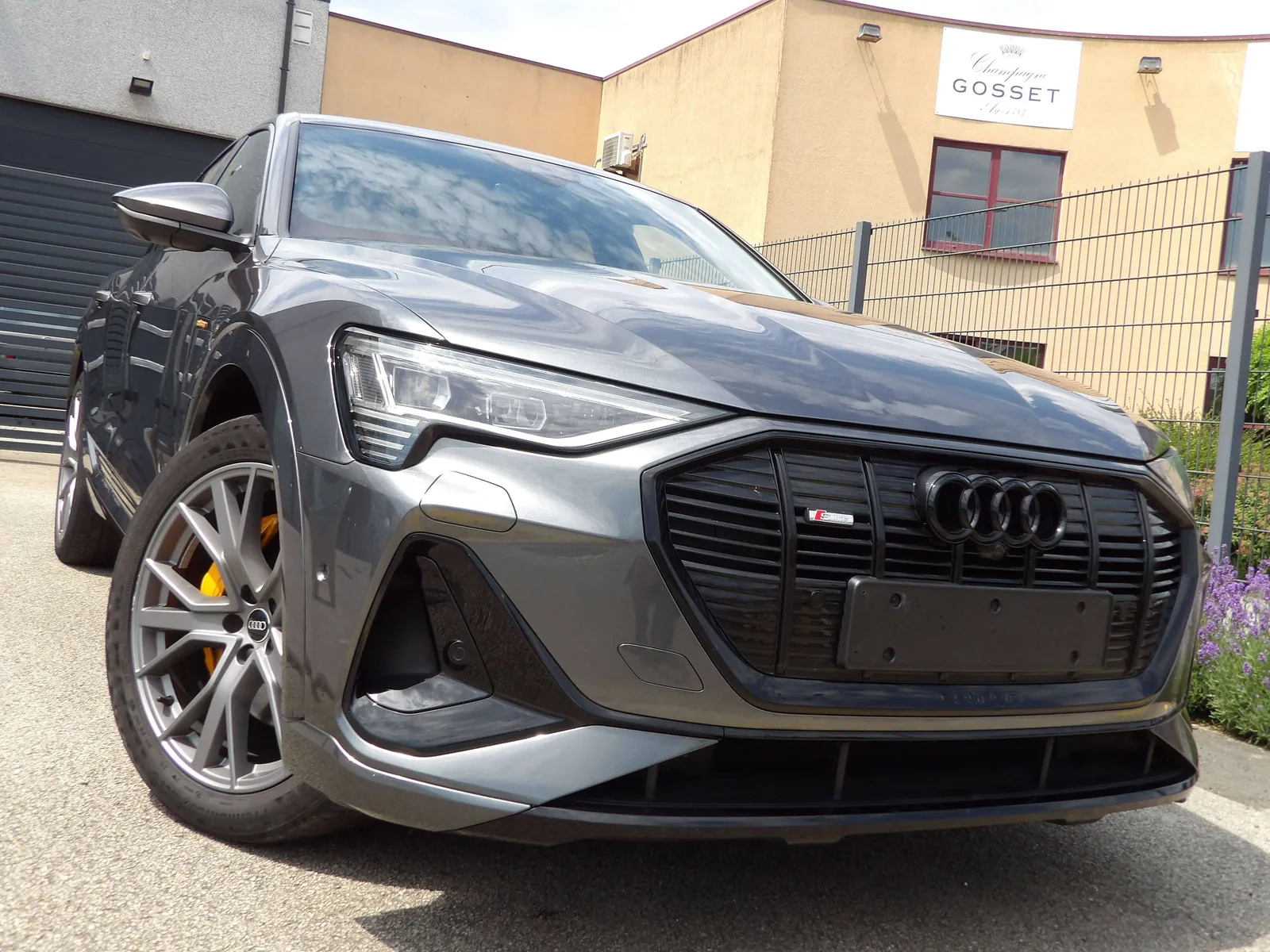 Audi Q8 E-Tron
