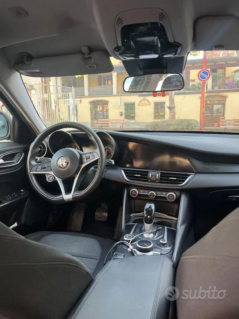Alfa Romeo Giulia 2017 photo 4