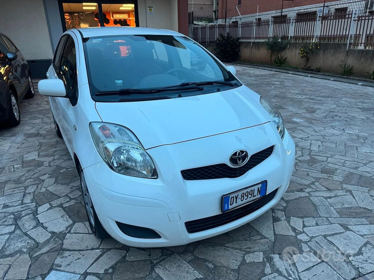 Toyota Yaris 2009 photo 2