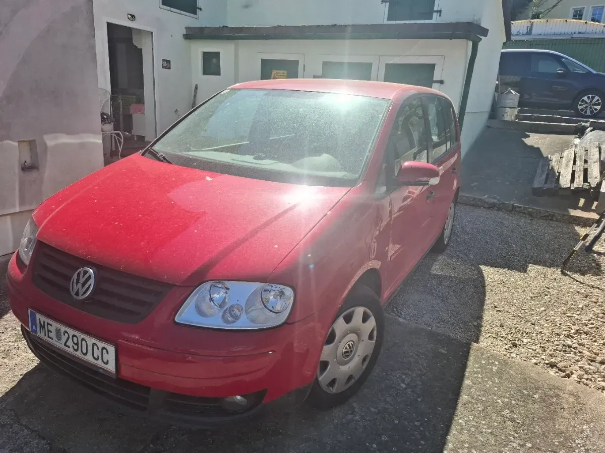 Volkswagen Touran 2005 photo 3