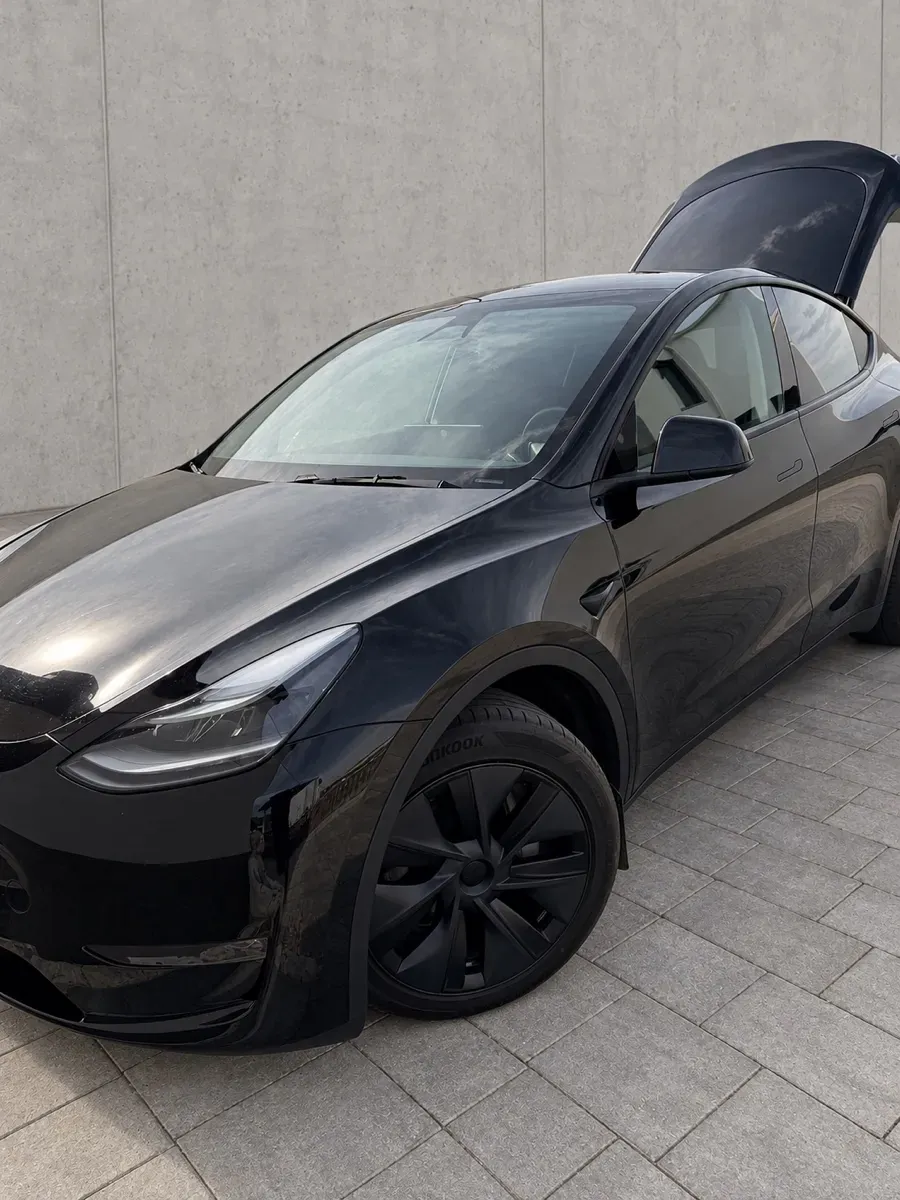 Tesla Model Y 2024 photo 2