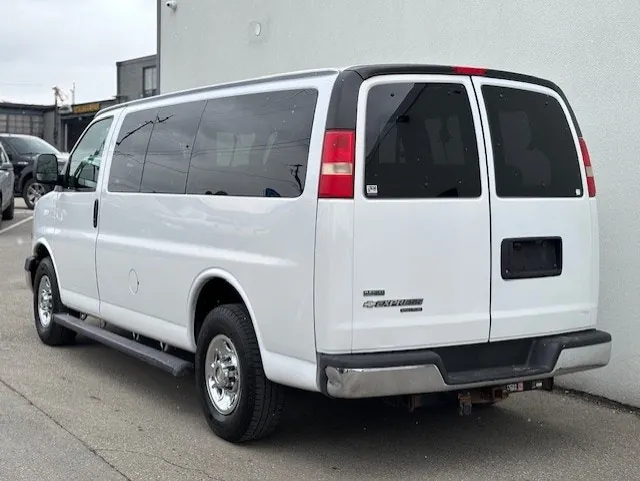Chevrolet Express 2011 photo 3