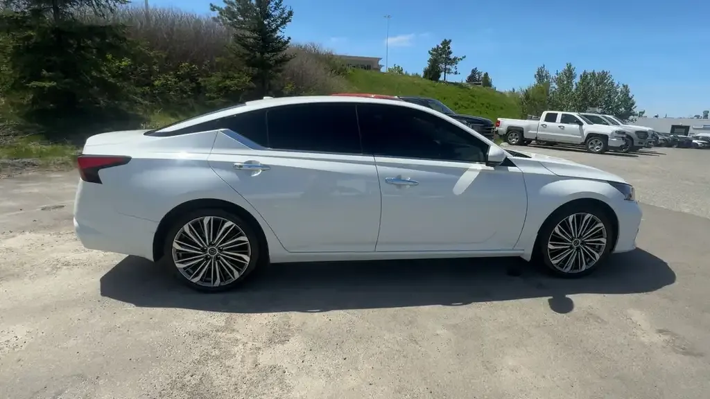 Nissan Altima 2024 photo 2