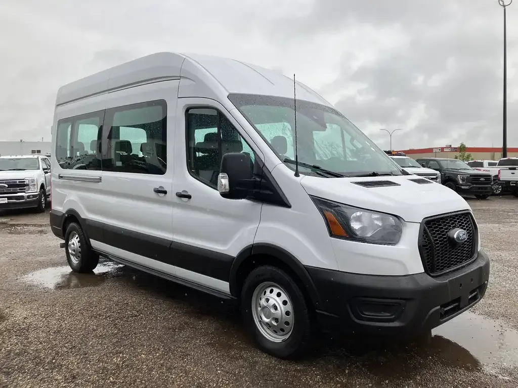 Ford Transit 2023 photo 4