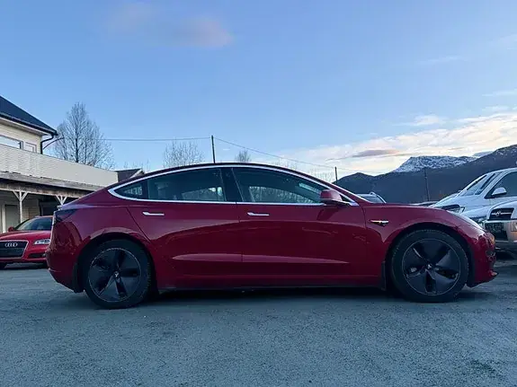 Tesla Model 3 2019 photo 4