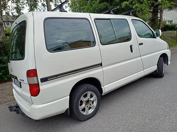 Toyota Hiace 2010 photo 4