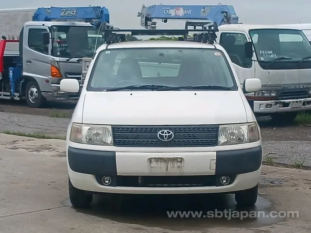 Toyota Probox 2013 photo 2