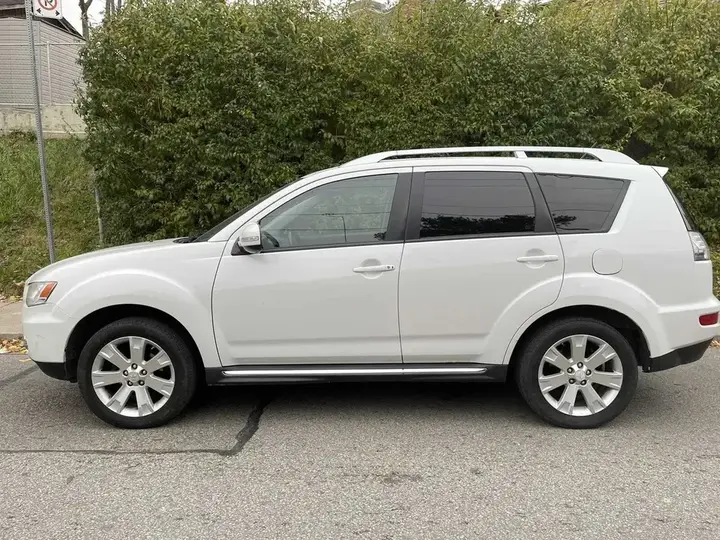 Mitsubishi Outlander 2011 photo 4