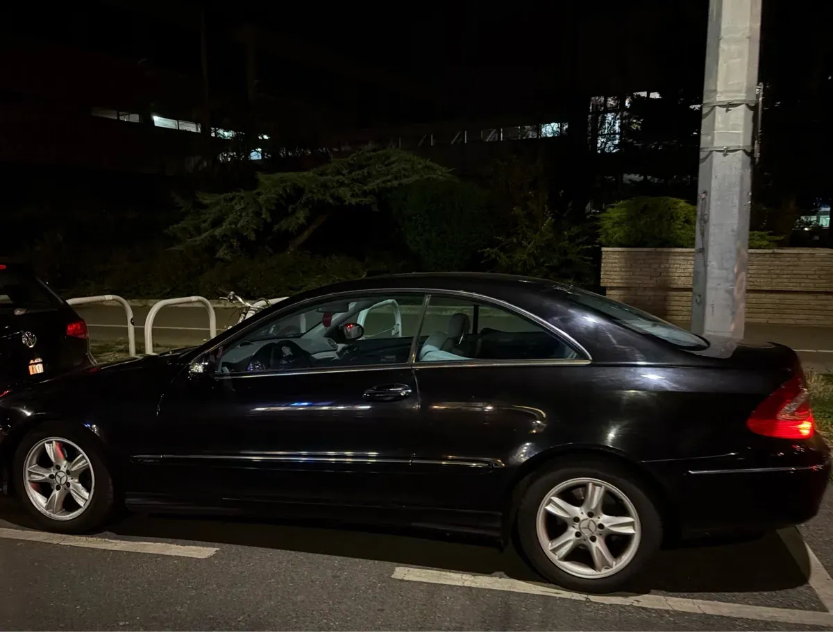 Mercedes-Benz Clk-Class 2003 photo 3