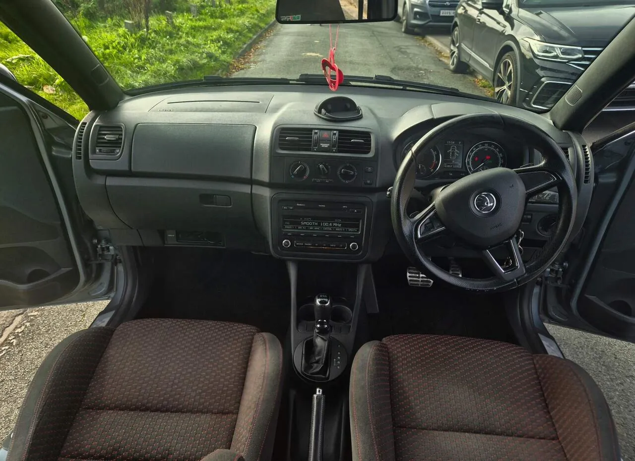 Skoda Fabia 2013 photo 4